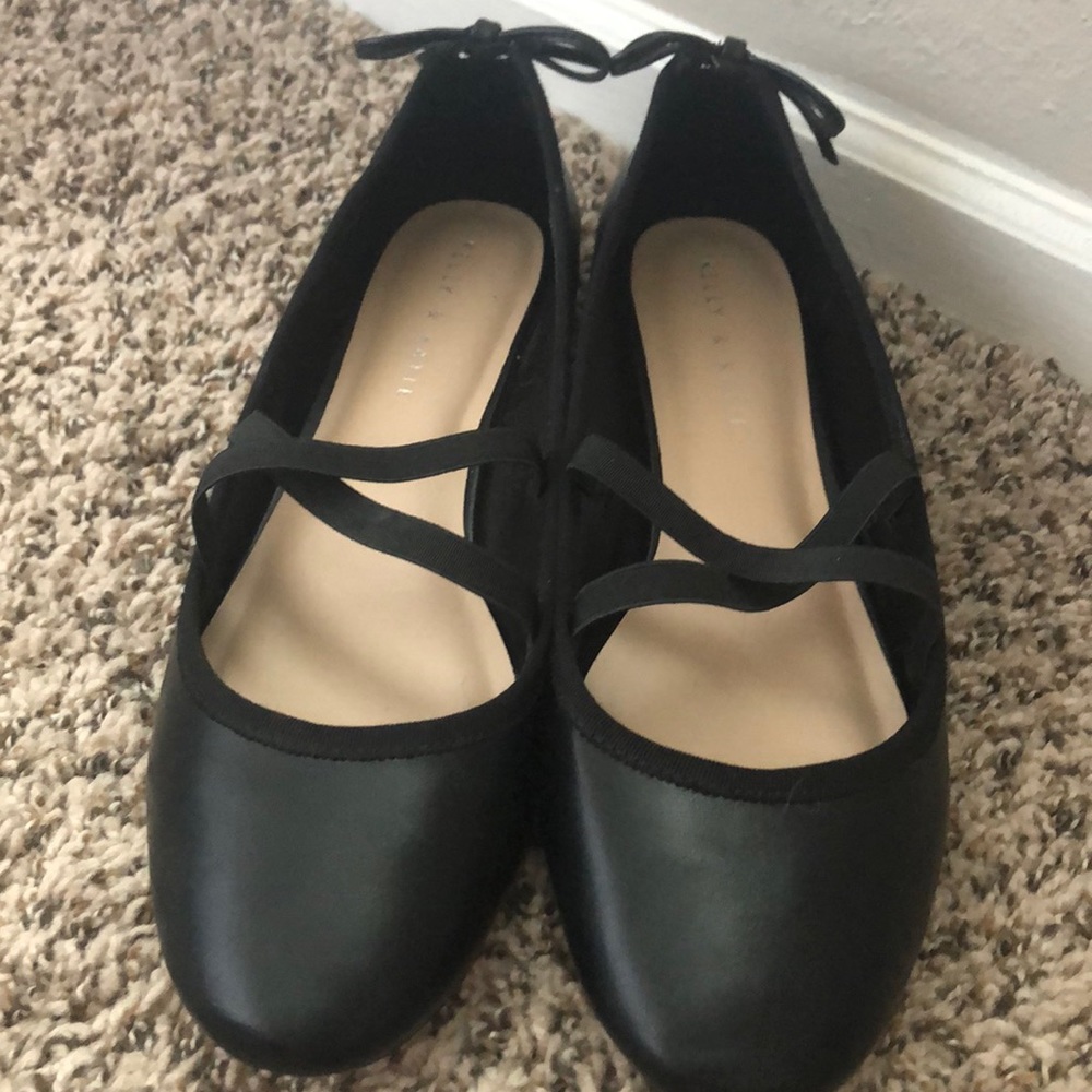Comfortable & cute black flats